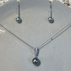 Boucles d'oreilles et pendentifs "Poerava"